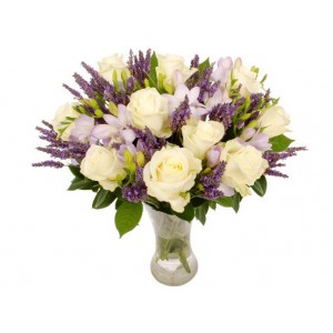buchet-flori-frezii-levantica